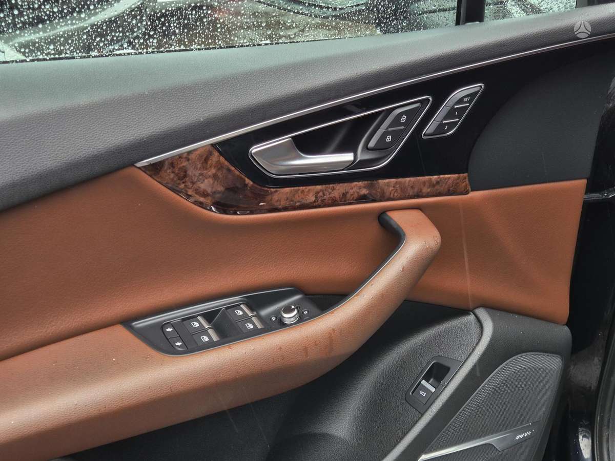 Audi Q7, 3.0 l., off-road / crossover