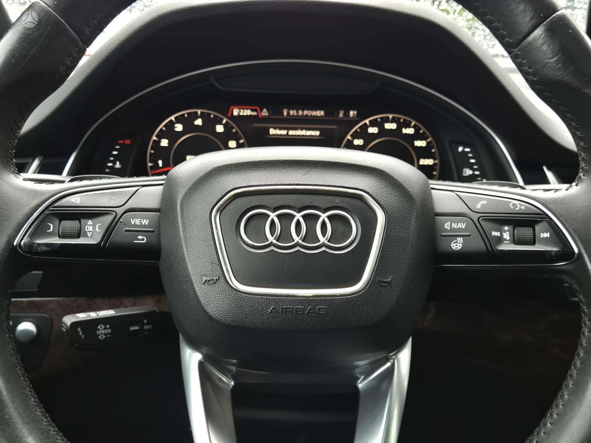 Audi Q7, 3.0 l., off-road / crossover