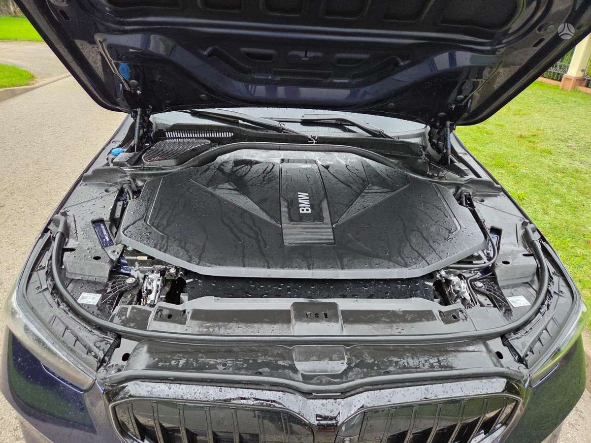 BMW i5, 84 кВт·ч, Универсал