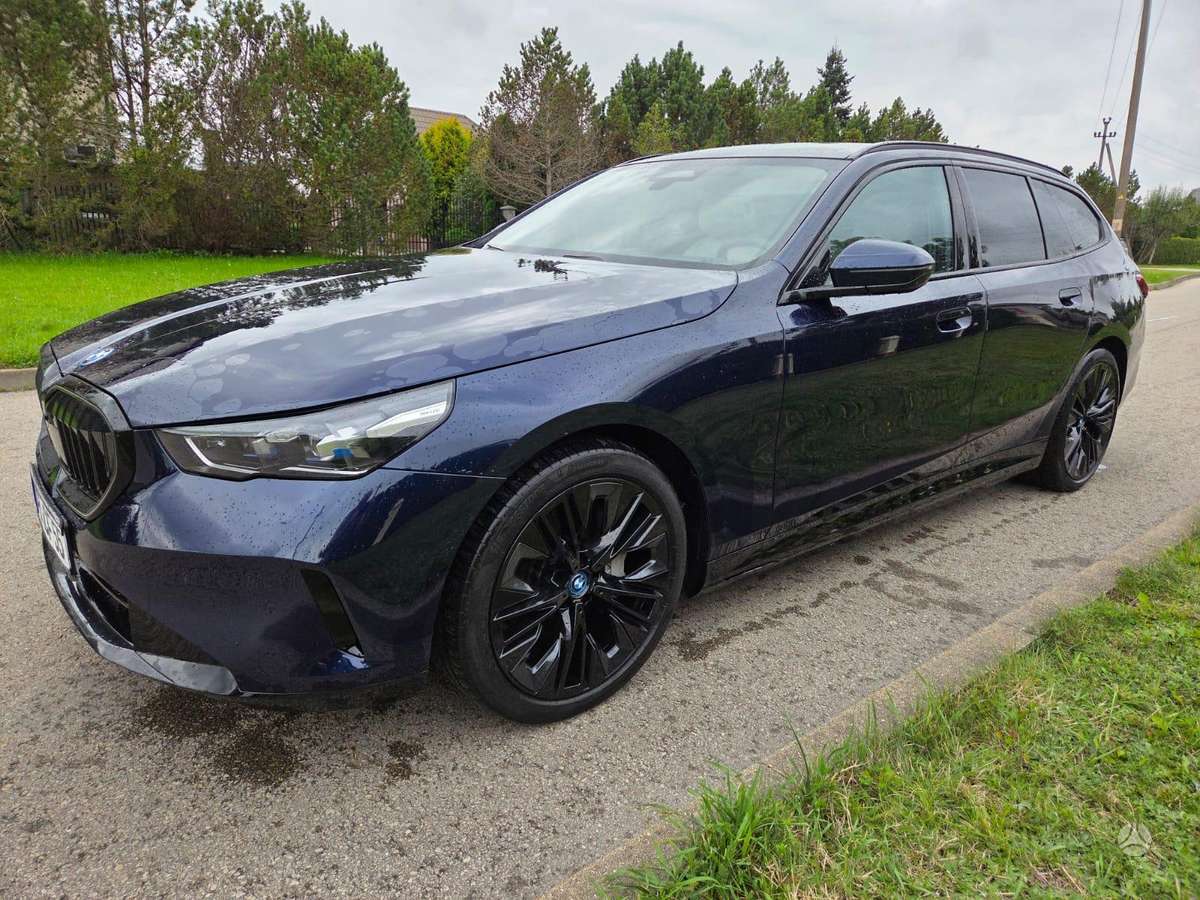 BMW i5 - 1