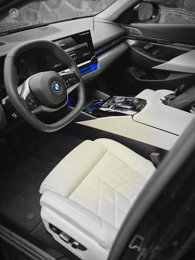 BMW i5 - 9