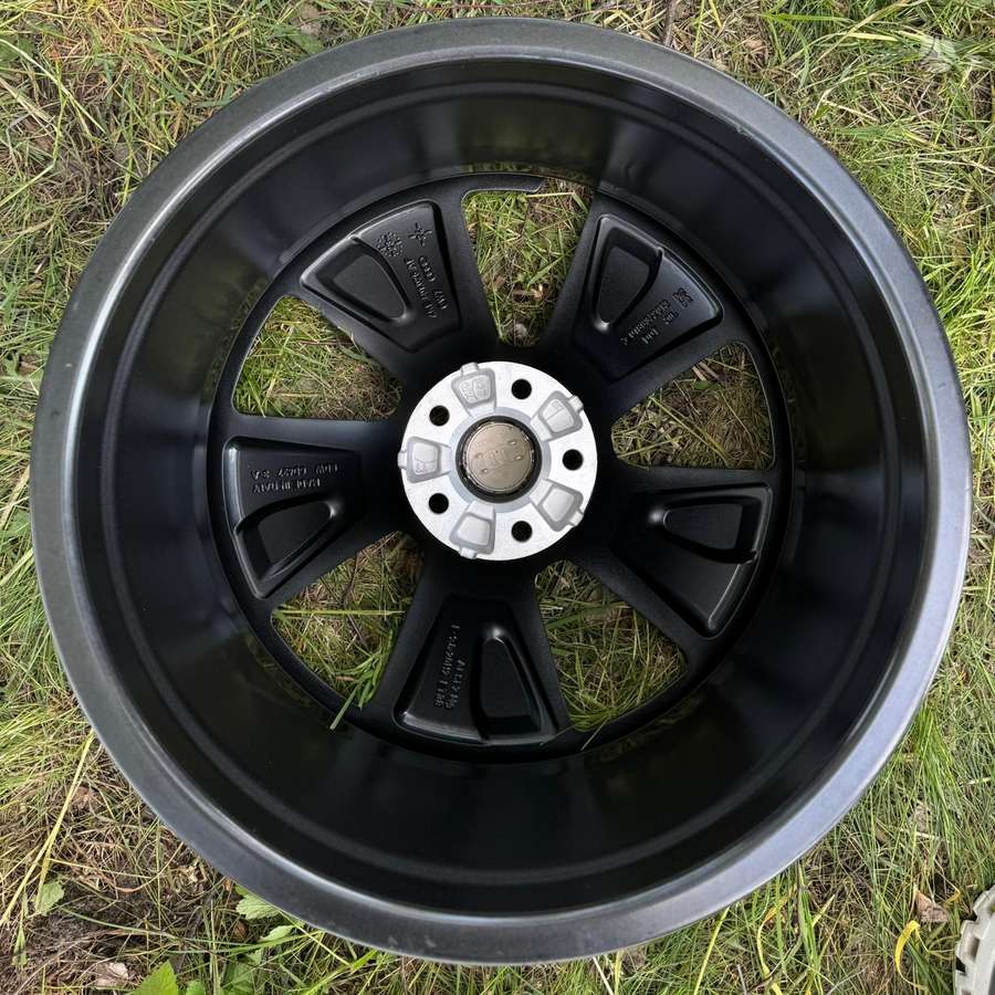 Audi A4, A5, A6, Q5, Q7, Q8, E tron, lengvojo lydinio, R20