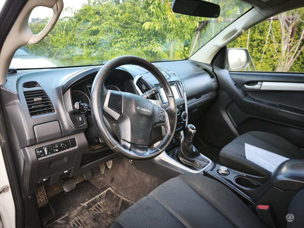 Isuzu D-Max, 2.5 l., Внедорожник / Кроссовер