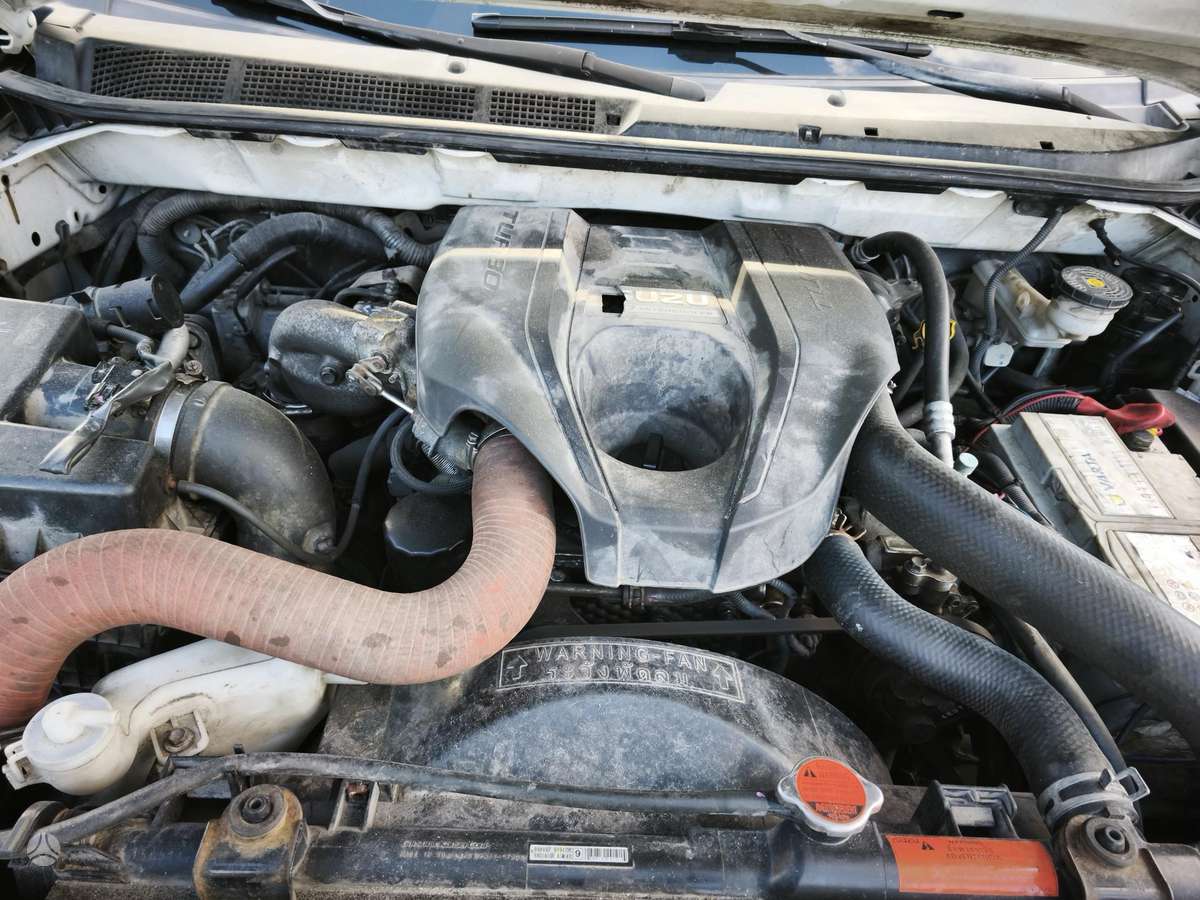 Isuzu D-Max, 2.5 l., off-road / crossover
