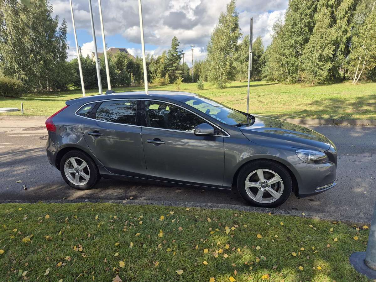 Volvo V40, 1.6 l., Хэтчбек
