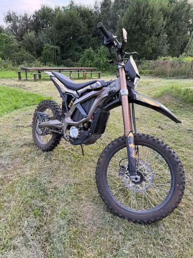 Sur-Ron Ultra bee, krosiniai