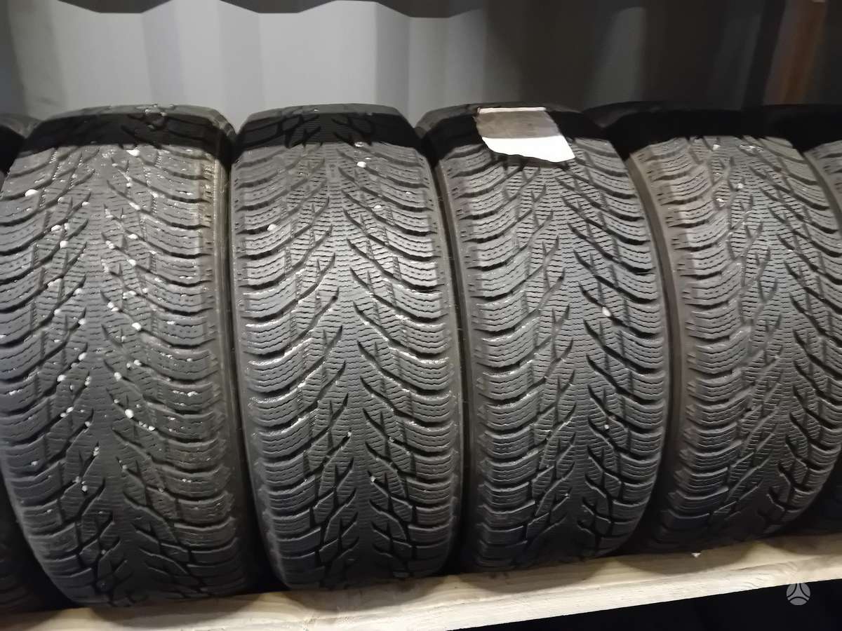Nokian, зимние 235/60 R17