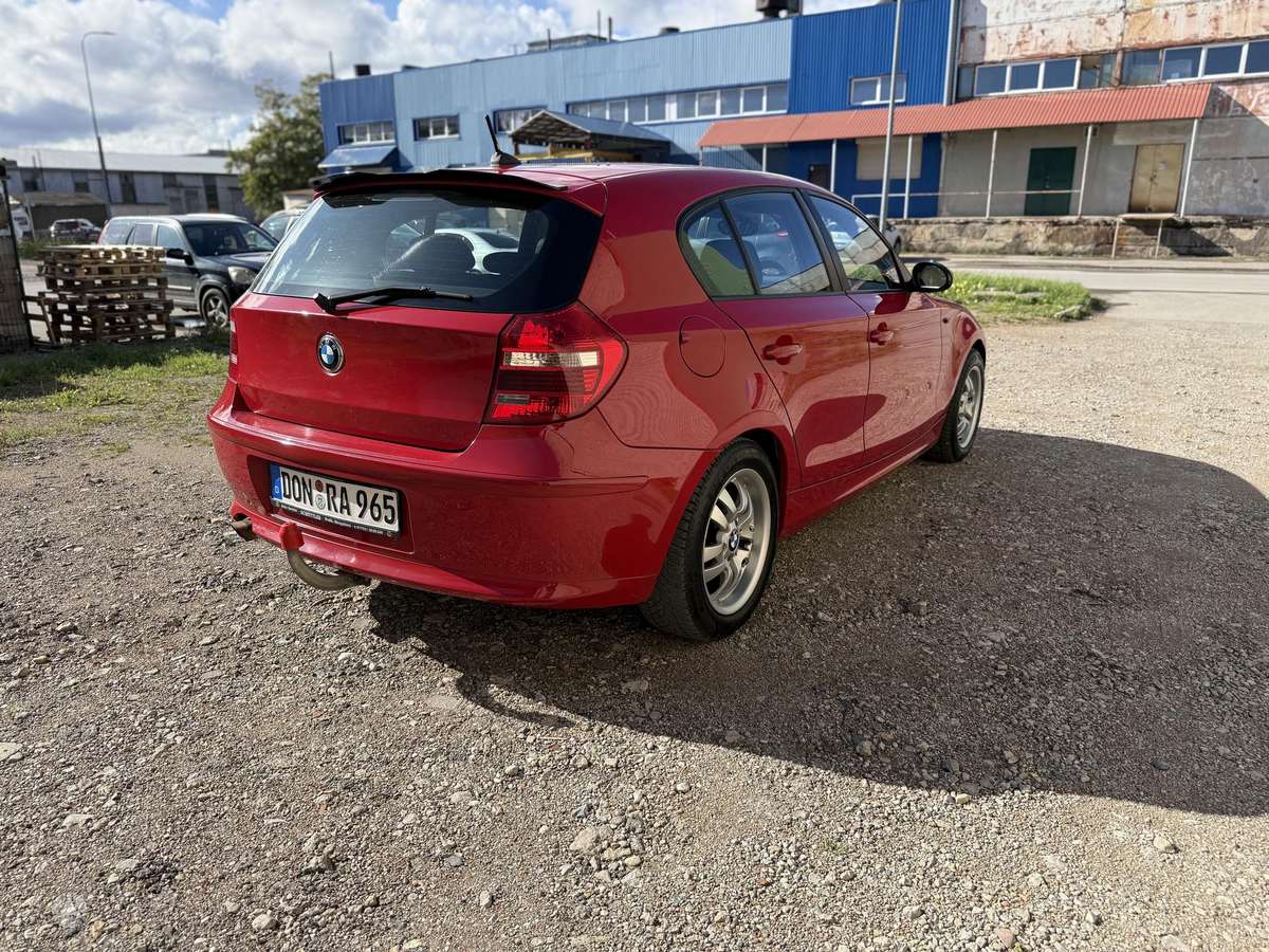 BMW 120, Хэтчбек