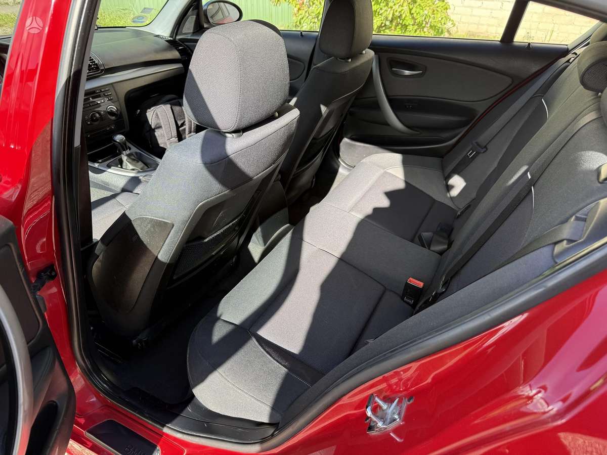 BMW 120, Хэтчбек