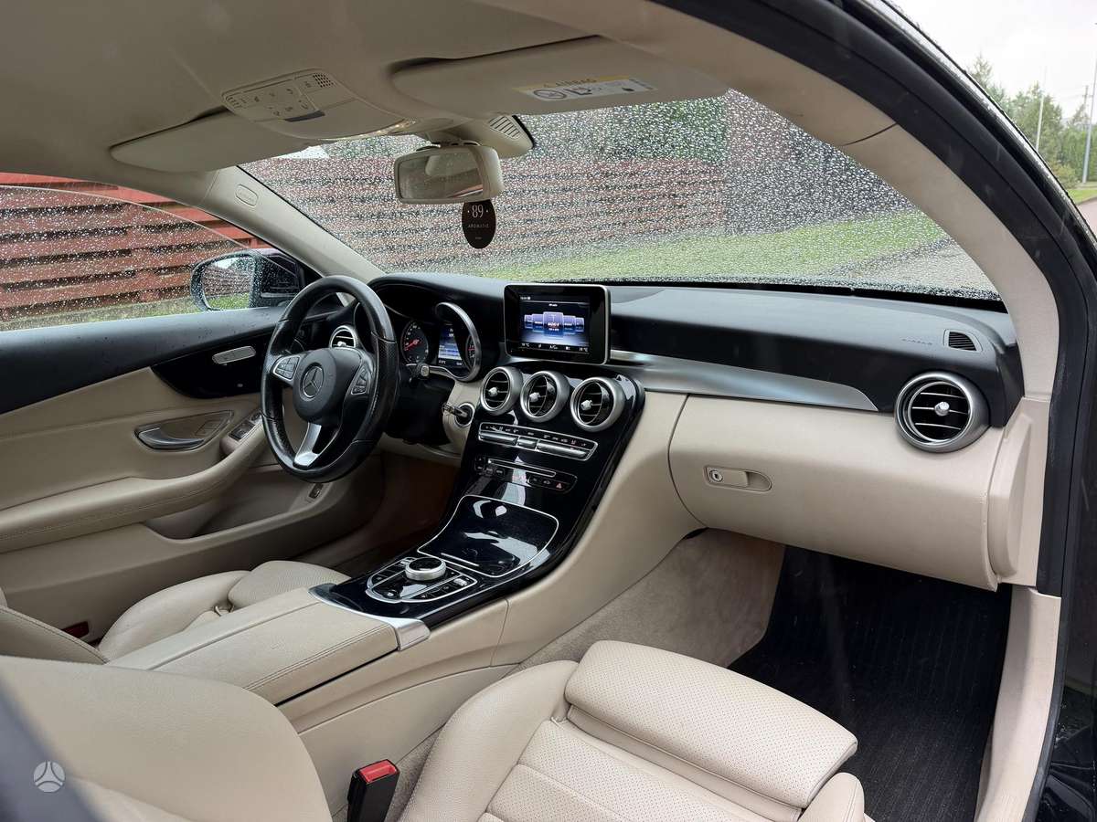 Mercedes-Benz C200 - 10