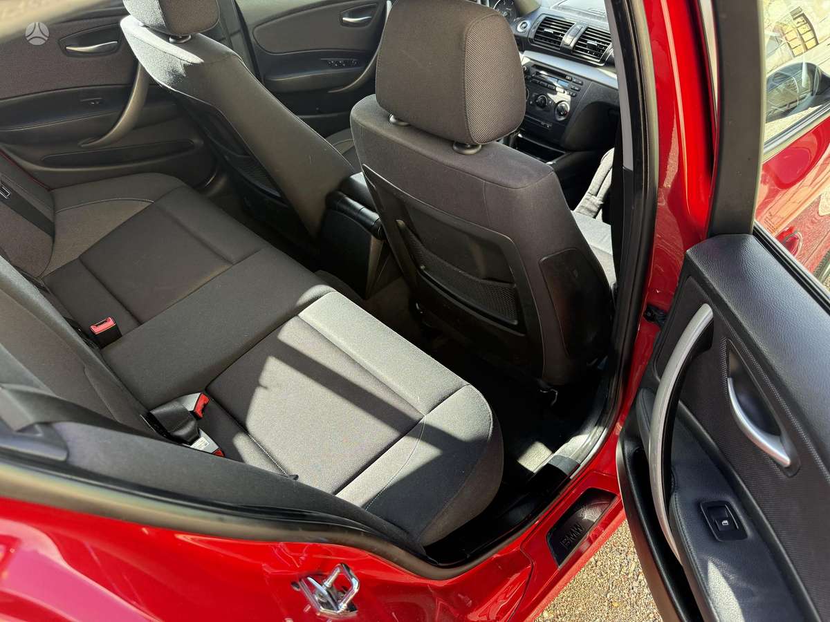 BMW 120, Хэтчбек