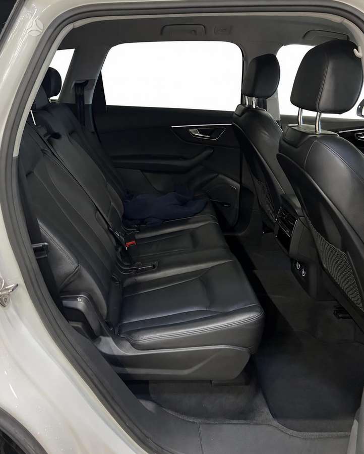 Audi Q7 - 7