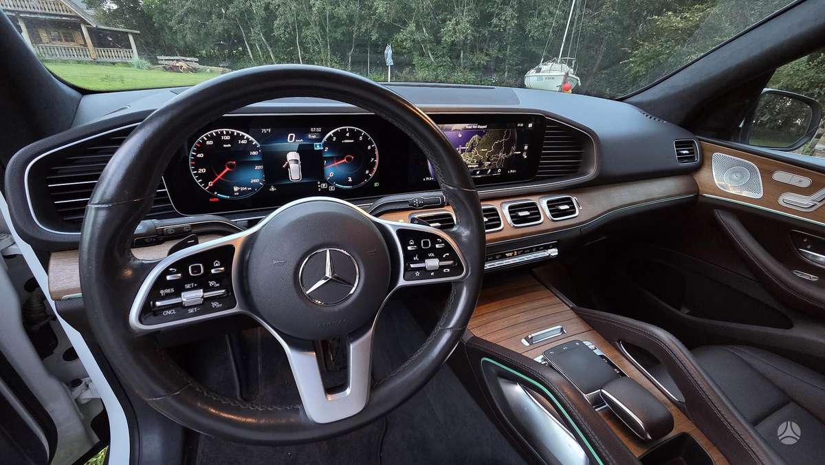 Mercedes-Benz GLE350 - 8