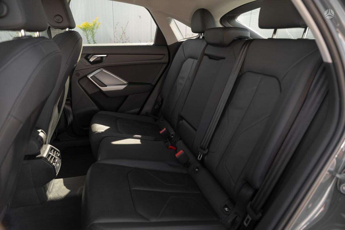 Audi Q3 Sportback - 11