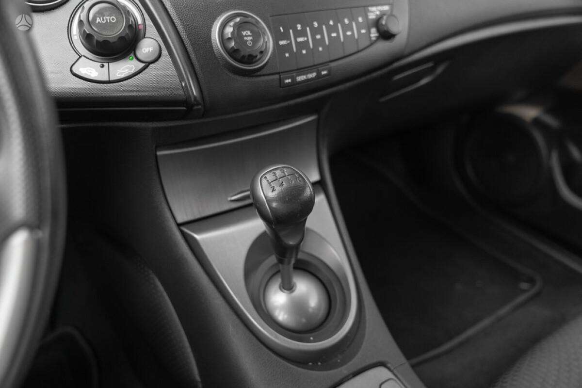 Honda Civic, 1.3 l., hatchback
