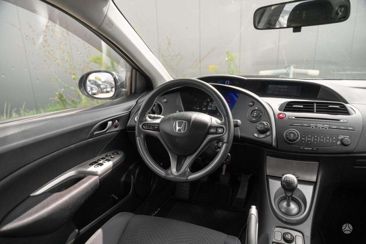 Honda Civic, 1.3 l., hatchback