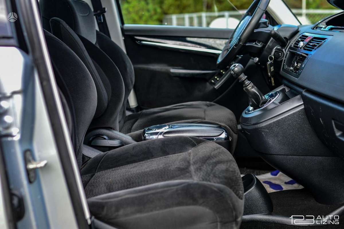 Citroën C4 Picasso - 12