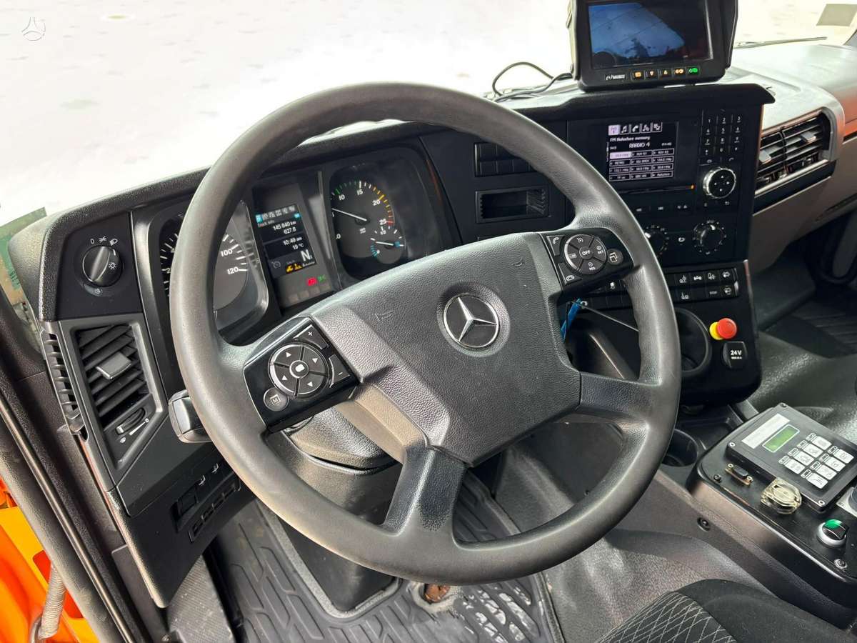 Mercedes-Benz Antos 2533 6x2*4, шасси