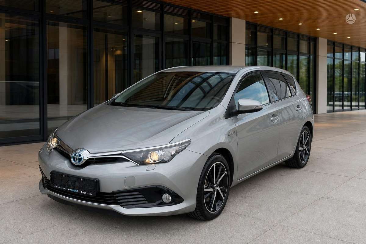 Toyota Auris - 1