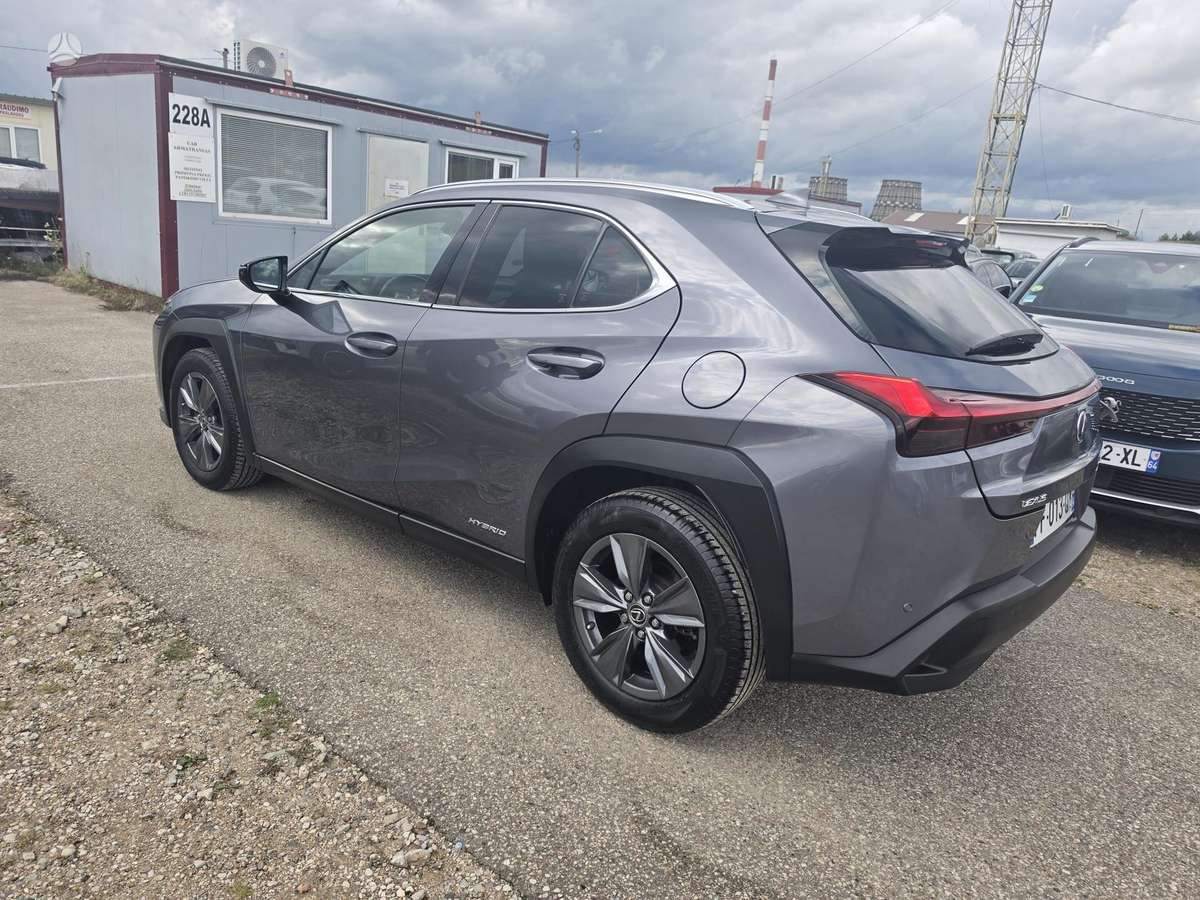 Lexus UX 250h - 5