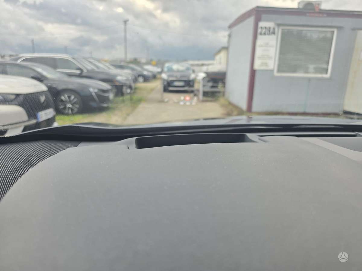 Lexus UX 250h - 11
