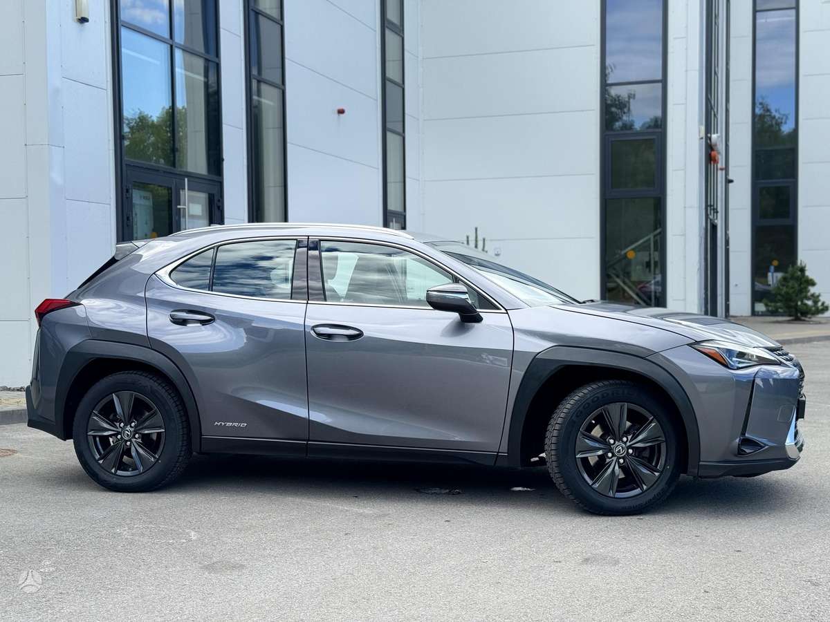 Lexus UX 250h - 9