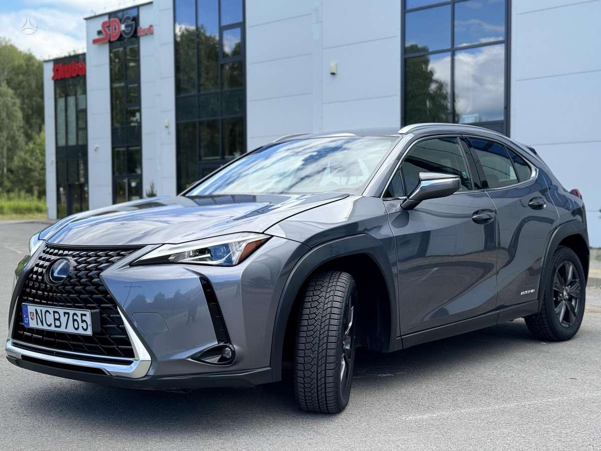 Lexus UX 250h - 11