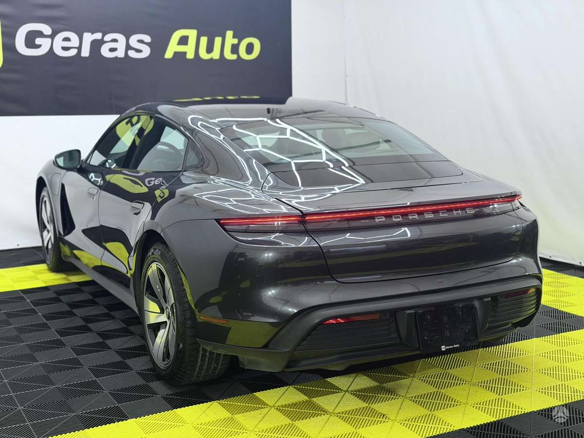 Porsche Taycan - 6