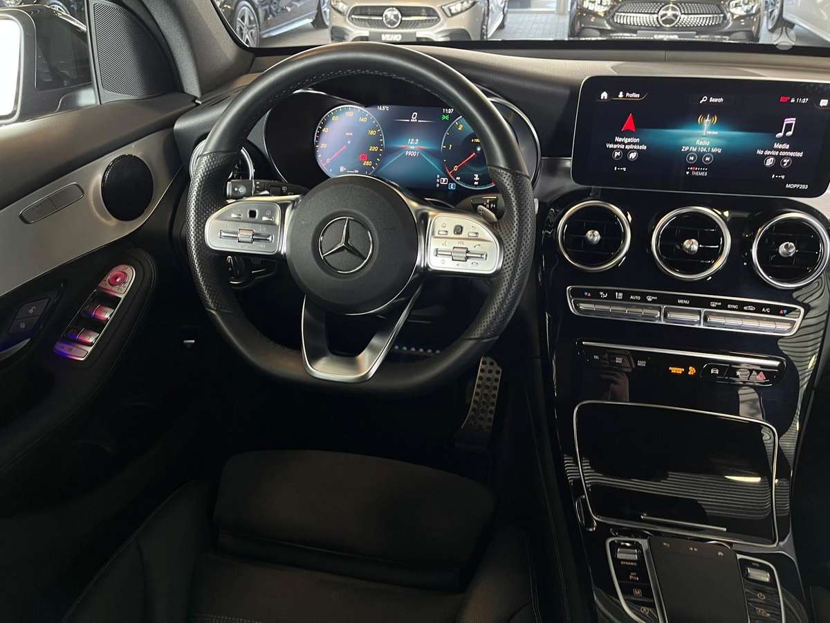 Mercedes-Benz GLC200 - 12