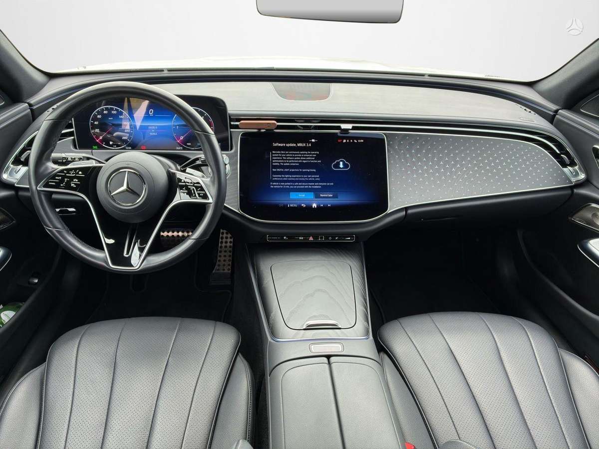 Mercedes-Benz E220 - 11