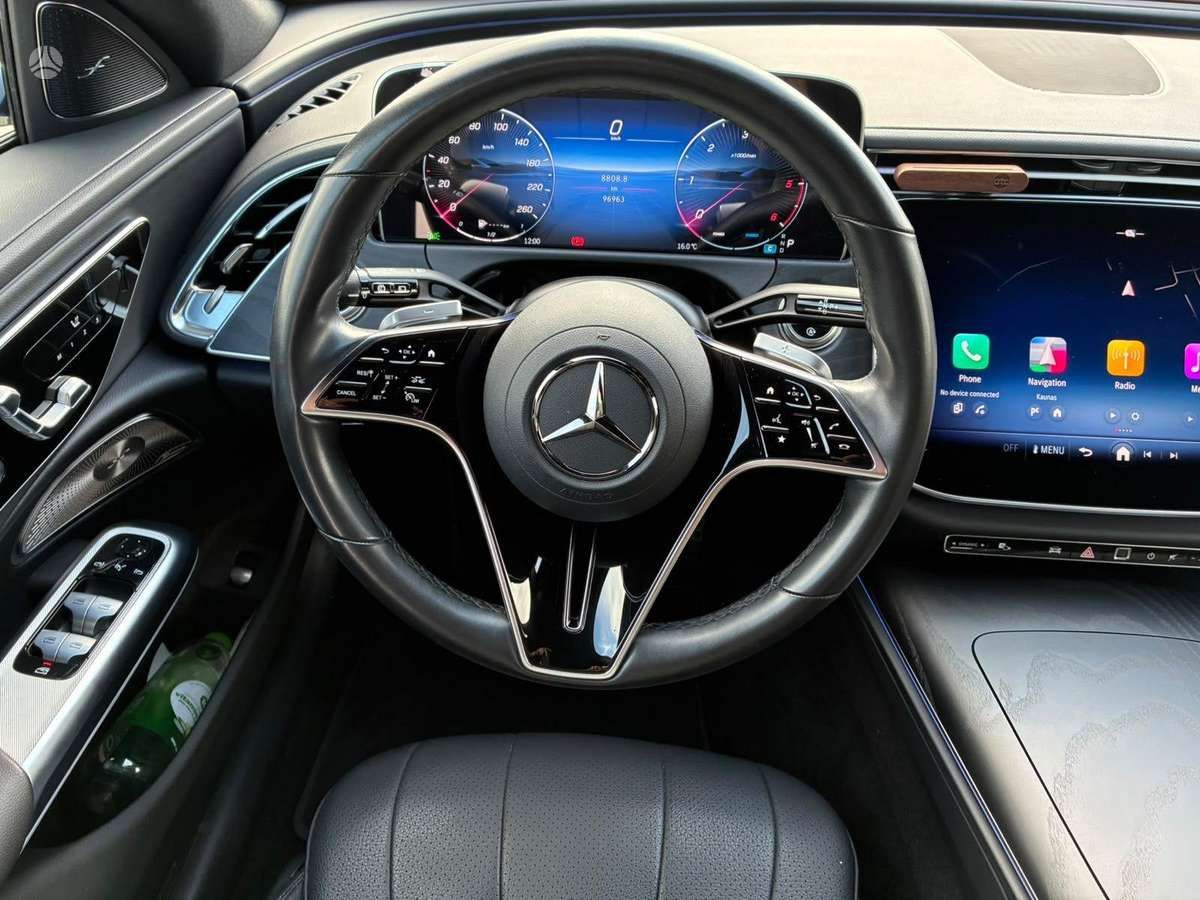 Mercedes-Benz E220 - 12