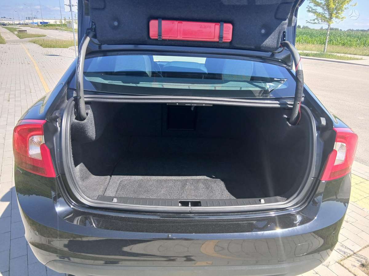 Volvo S60, 2.0 l., Седан