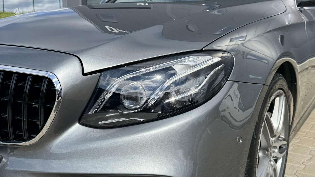 Mercedes-Benz E220 - 9