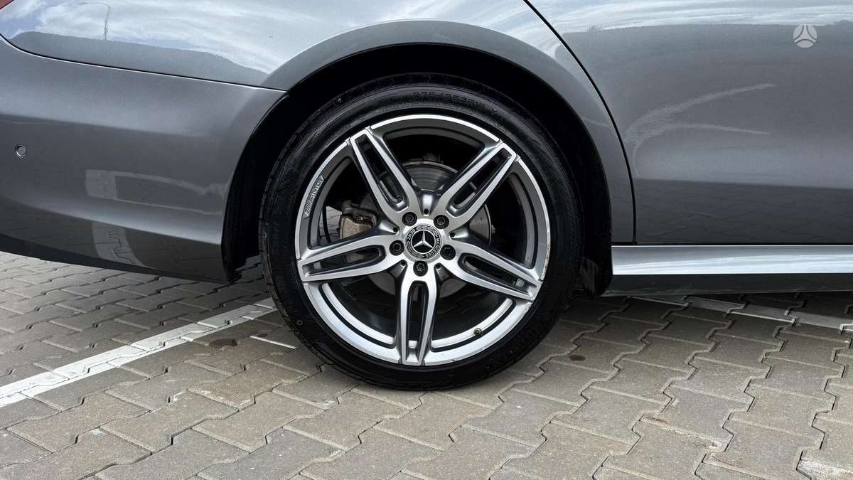 Mercedes-Benz E220 - 11