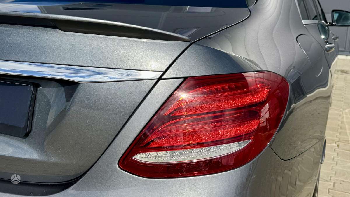 Mercedes-Benz E220 - 10