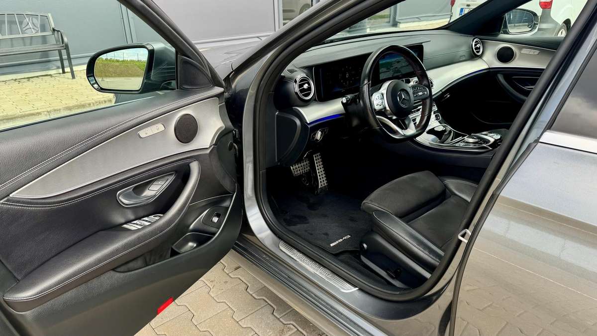 Mercedes-Benz E220 - 12