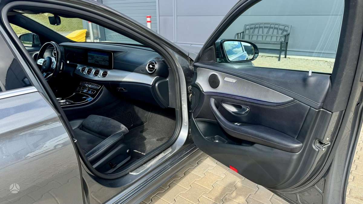 Mercedes-Benz E220, 2.0 l., Седан