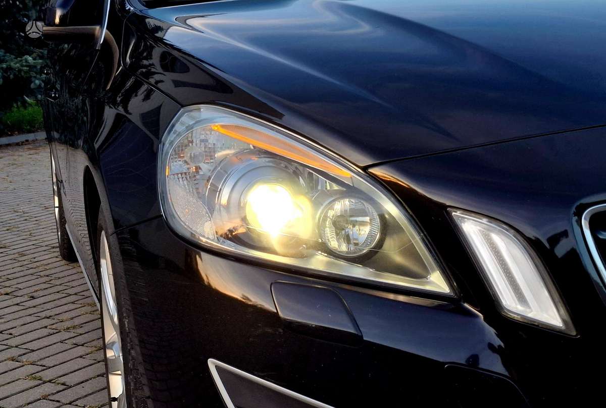 Volvo V60, 2.0 l., Универсал