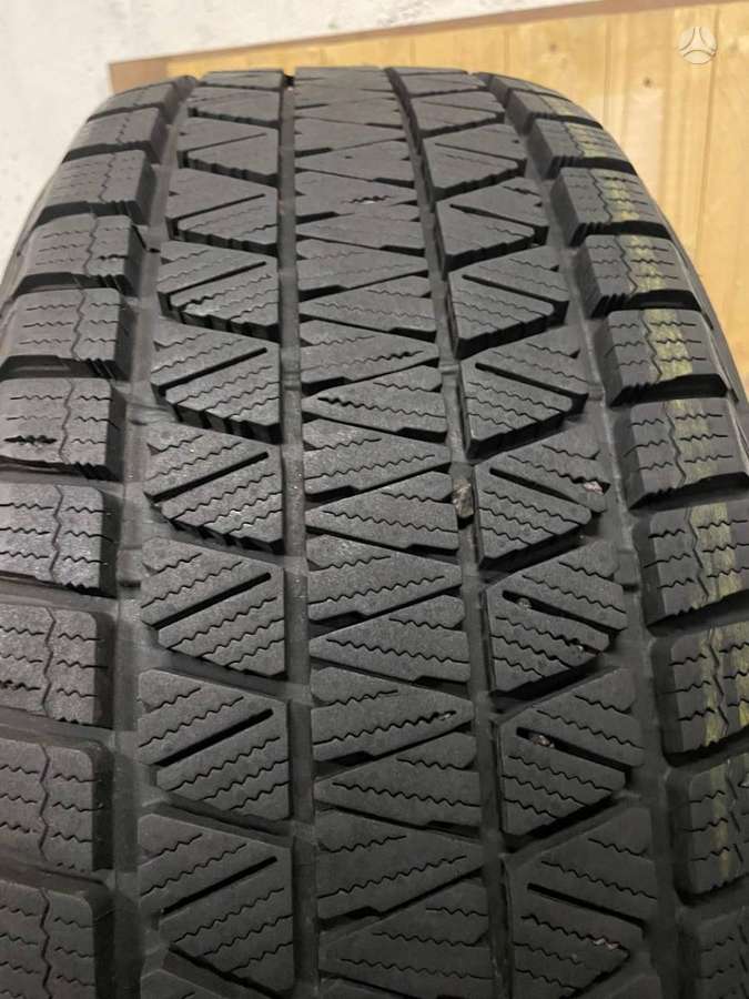 Bridgestone BLIZZAK DM-V3, winter 255/55 R20