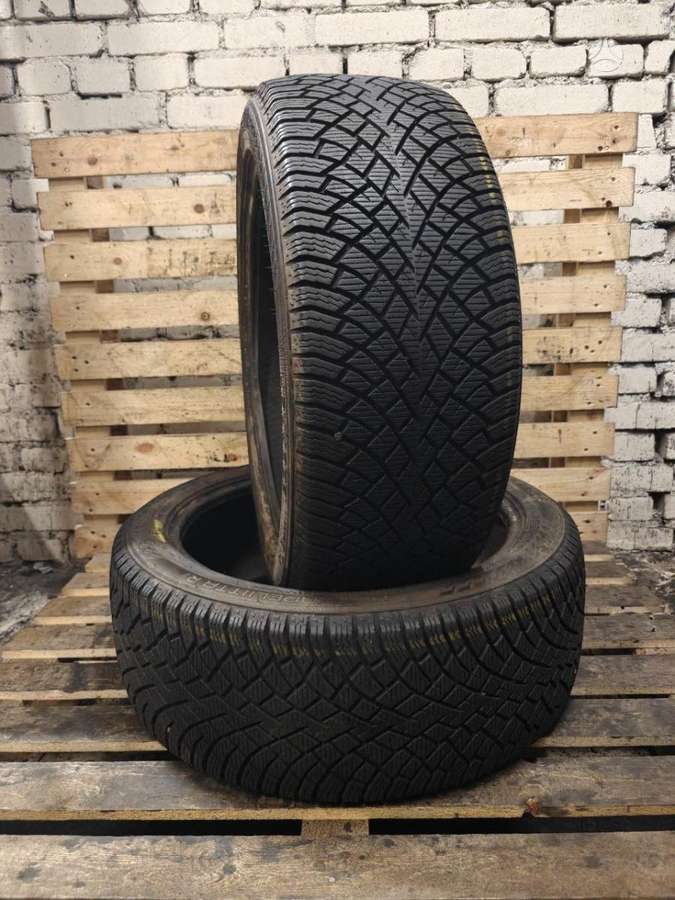 Nokian Hakkapeliitta R5 EV, winter 235/45 R19
