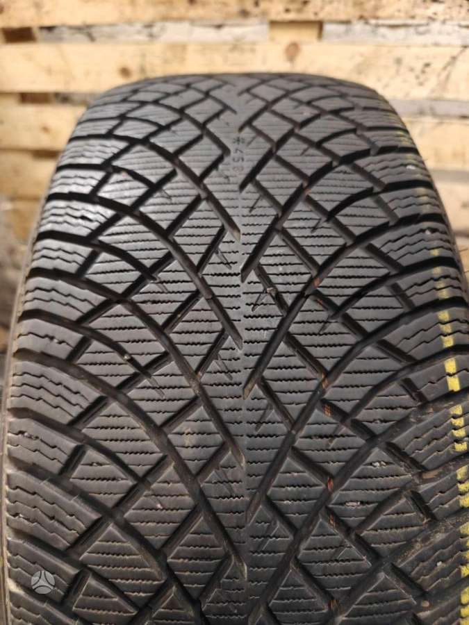 Nokian Hakkapeliitta R5 EV, winter 235/45 R19