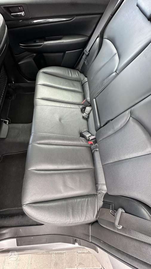 Subaru Legacy - 9