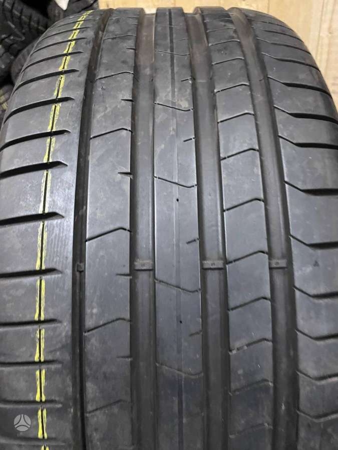 Pirelli P ZERO PZ4, летние 275/35 R22