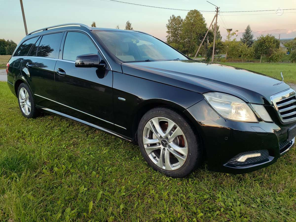 Mercedes-Benz E350 - 1