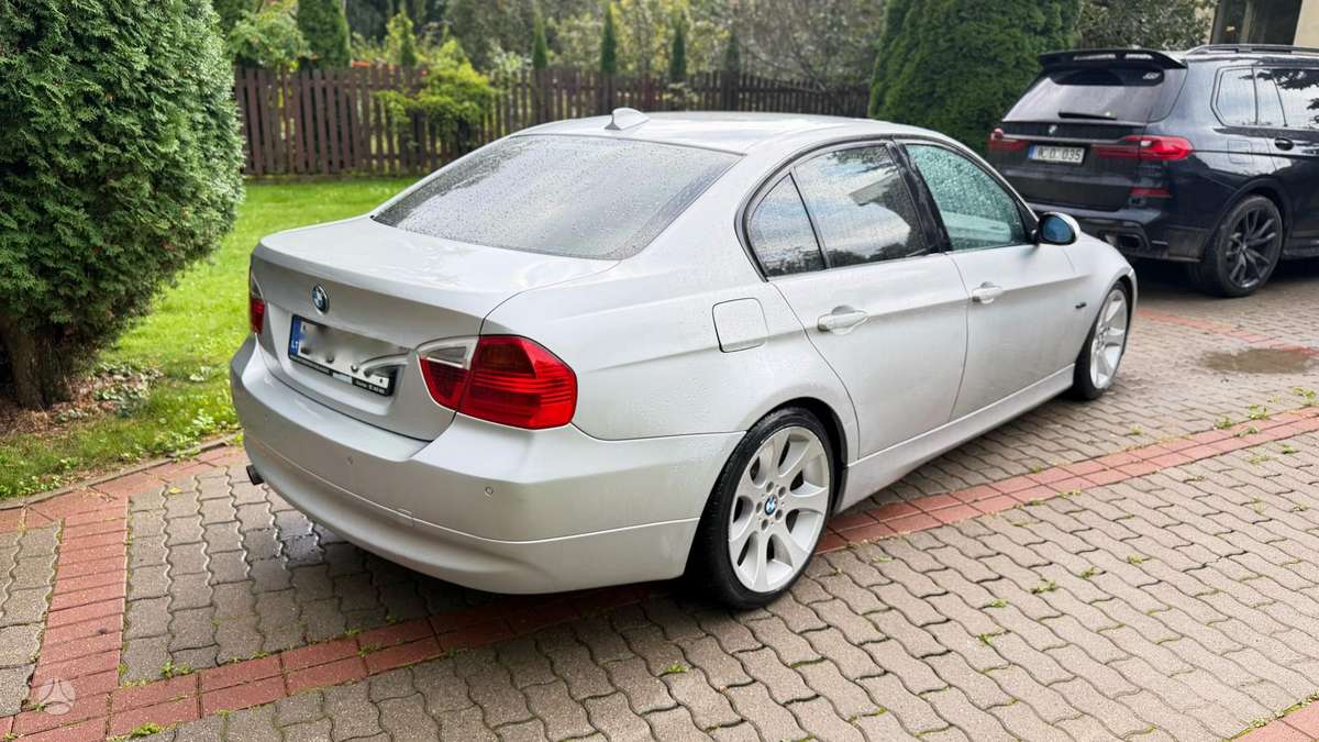 BMW 320 - 4