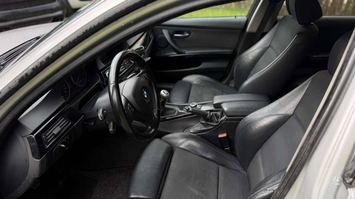 BMW 320, 2.0 l., Седан