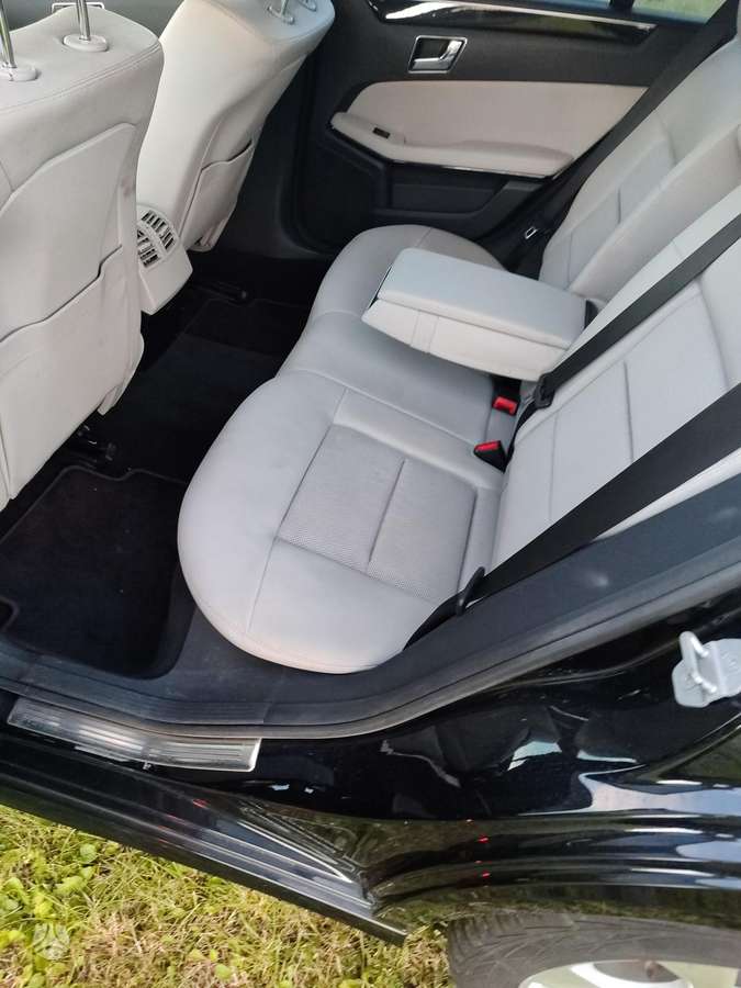 Mercedes-Benz E350 - 8