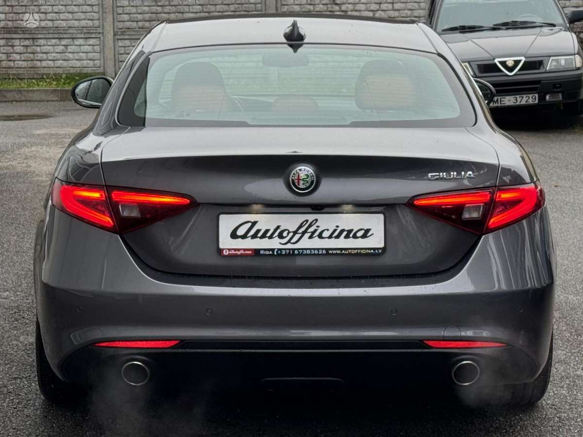 Alfa Romeo Giulia - 6