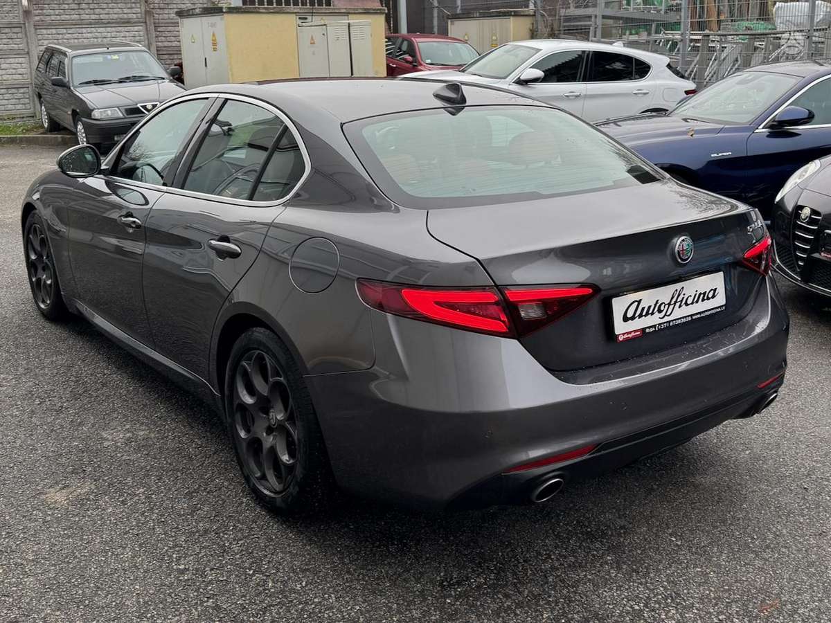 Alfa Romeo Giulia, 2.1 l., Седан
