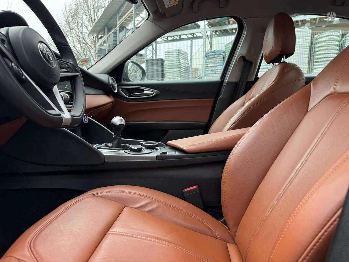 Alfa Romeo Giulia, 2.1 l., Седан
